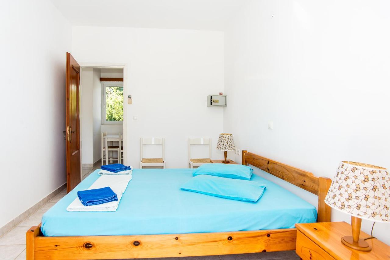 Blue White Apartments - Kefallonia Poolside Retreats Spartia  Exterior photo