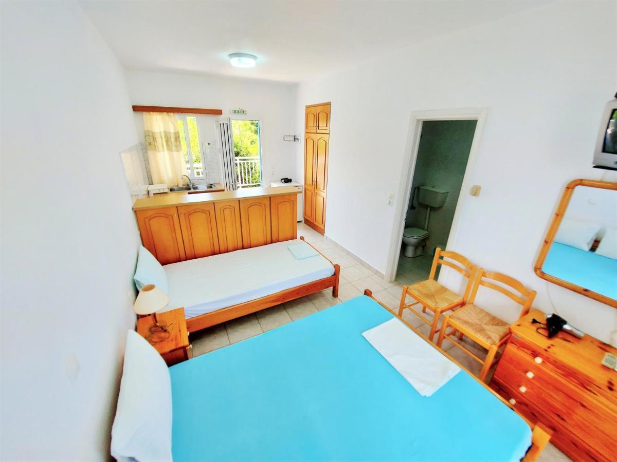 Blue White Apartments - Kefallonia Poolside Retreats Spartia  Exterior photo