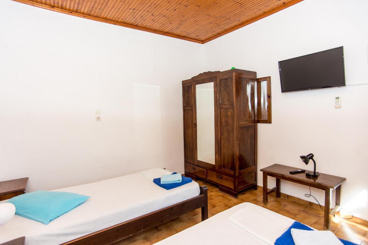 Blue White Apartments - Kefallonia Poolside Retreats Spartia  Exterior photo